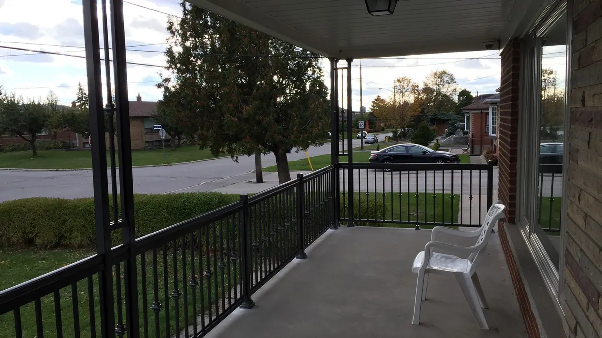 Aluminum-wrapped column on porch Mississauga installation